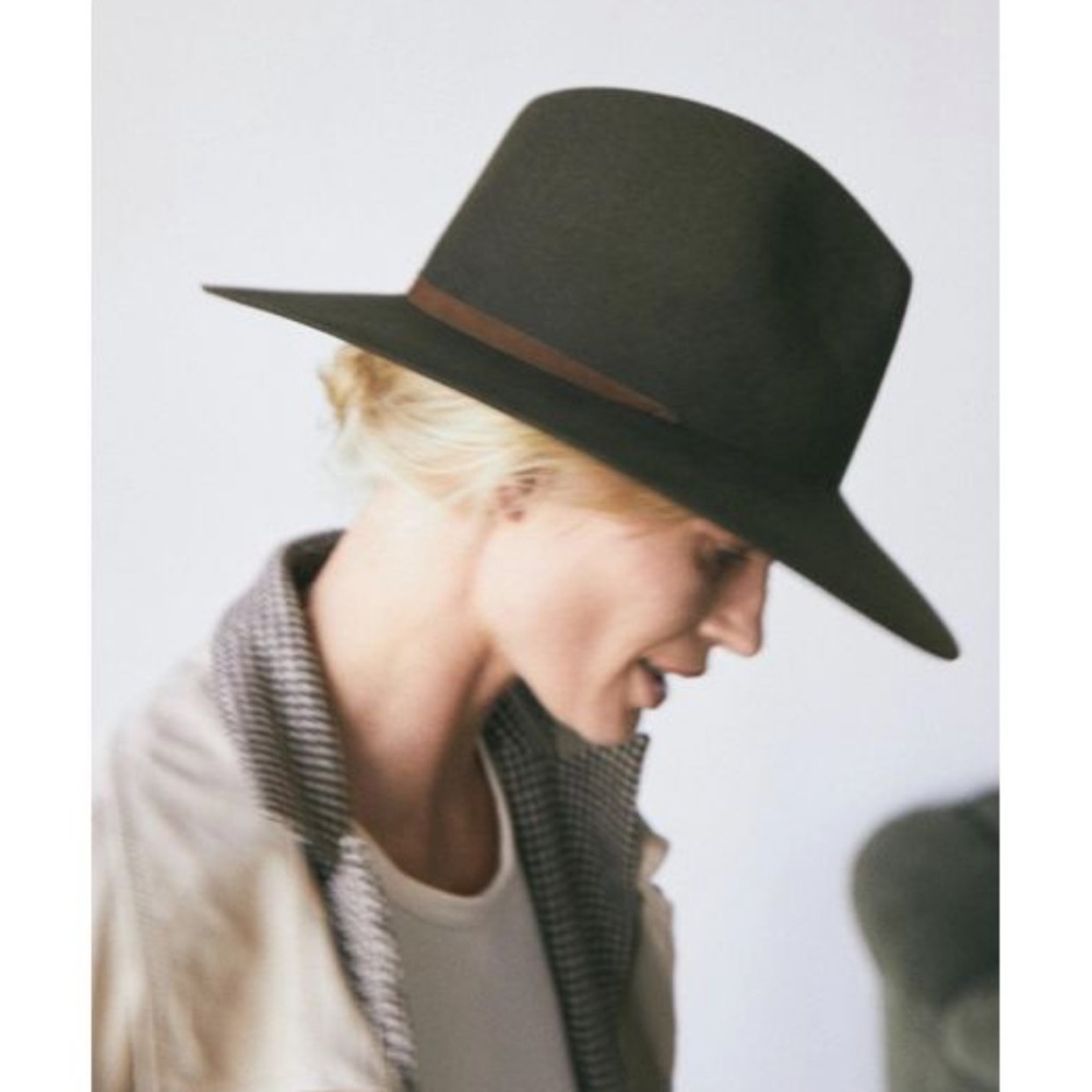 NEW! Janessa Leone Green Barret Hat (medium)